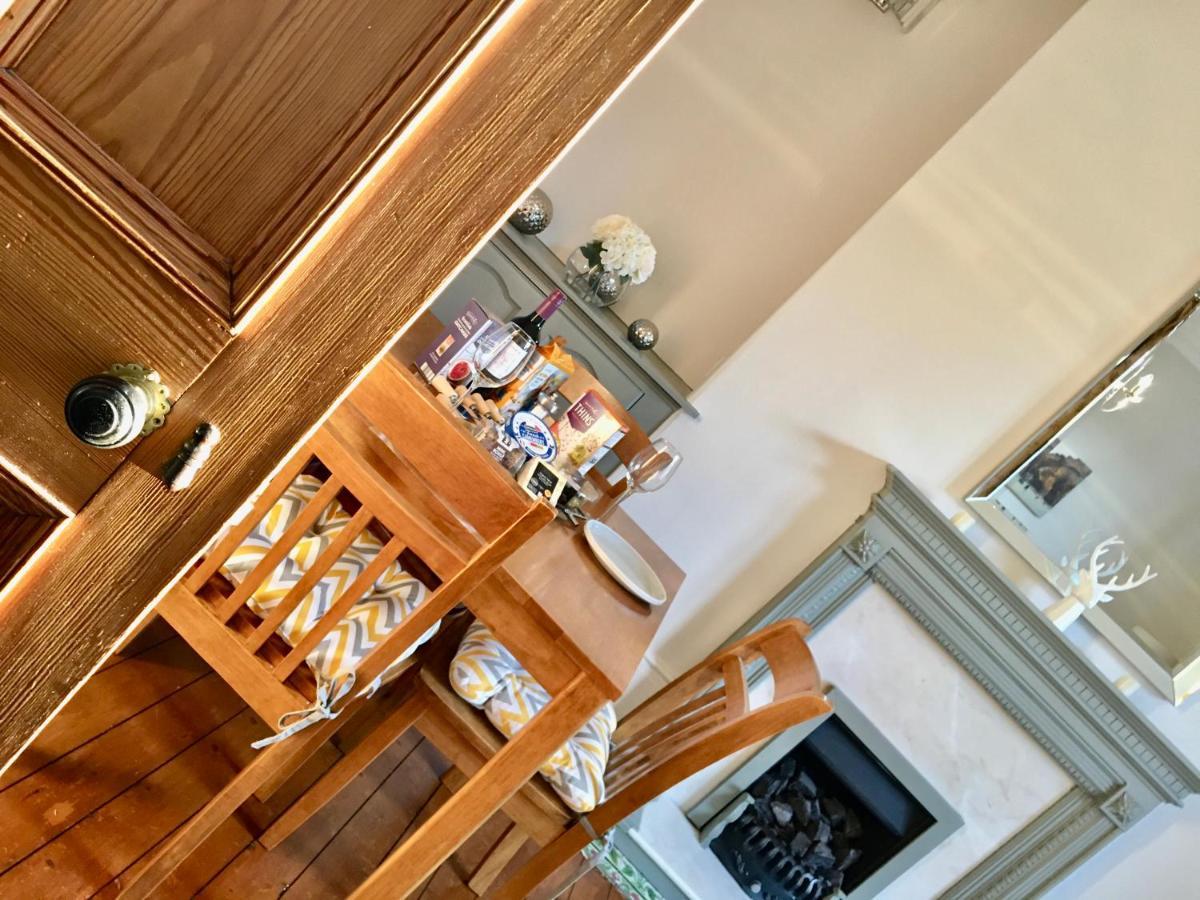 Cosy 2 Bedroom Central Apartment - Free Parking, Free Wifi أبردين المظهر الخارجي الصورة